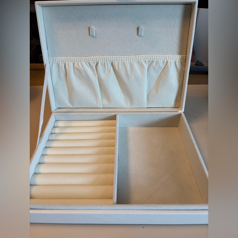 Radley London White Jewelry Box – Elegant Storage Organizer - Picture 2 of 4